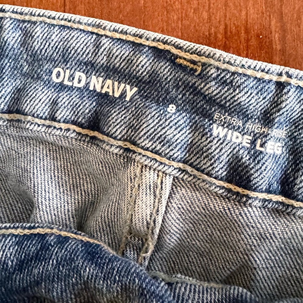 Old Navy Extra High Rise Wide Leg Jeans Light Wash NWT Size 8 - Picture 6 of 6